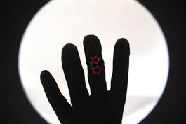 Schwarzer Ring mit Strasssteine -Sterne Gr.54 - 17 mm