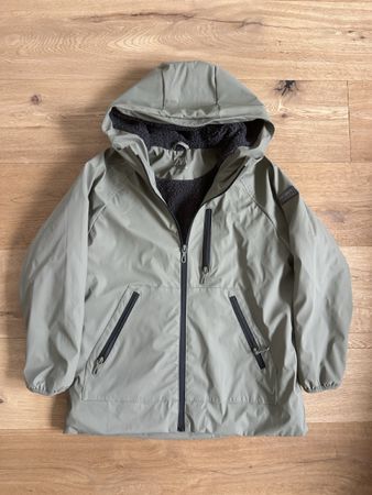 Veste de pluie  chaude  taille 140 cm , 10 ans