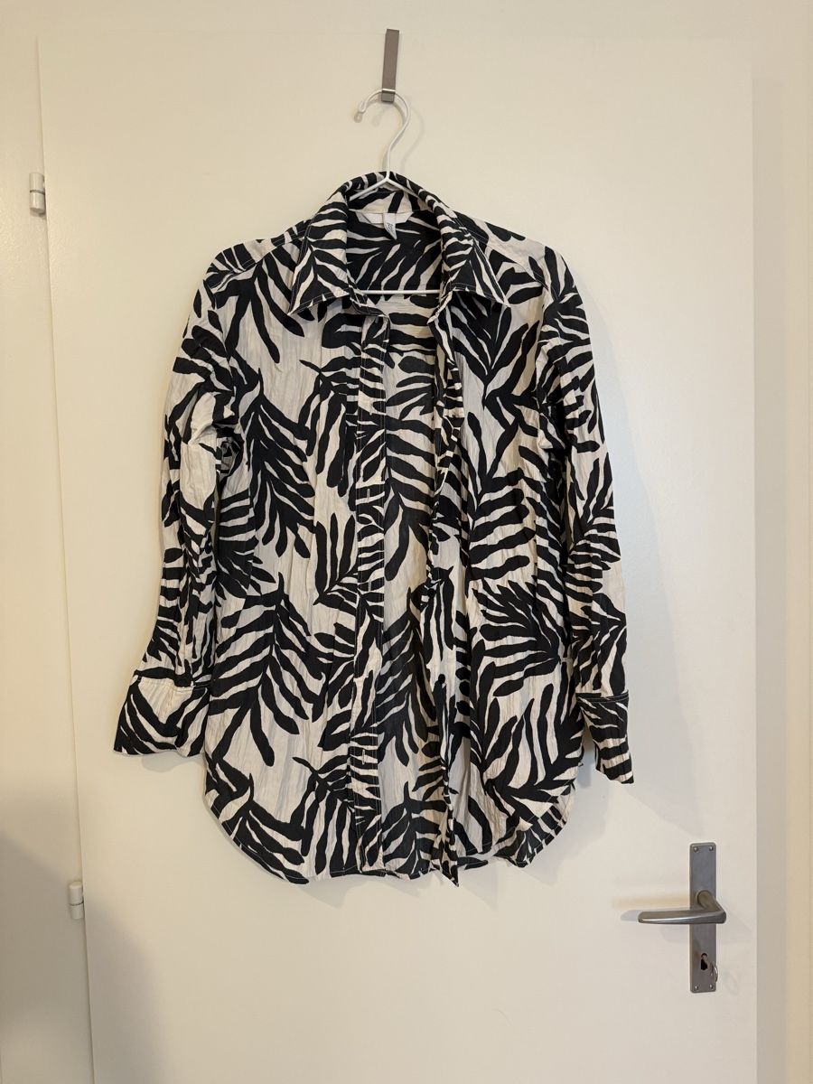 H&M Camicette: Schwarz-weisse Bluse mit Muster (H&M)  – Usato da Luzern venduto da vqu_8gks