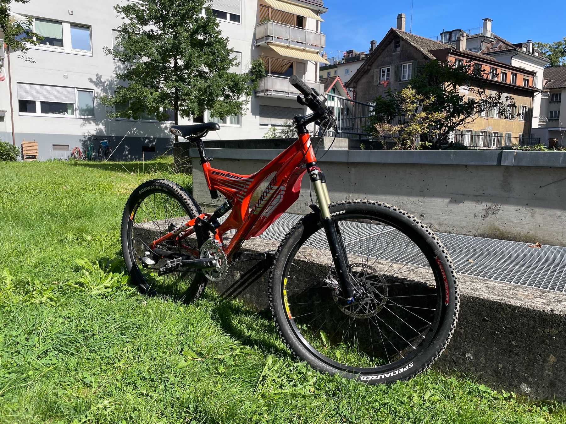 Specialized Biciclette: Specialized Enduro Comp 26“ – Usato da Zürich venduto da