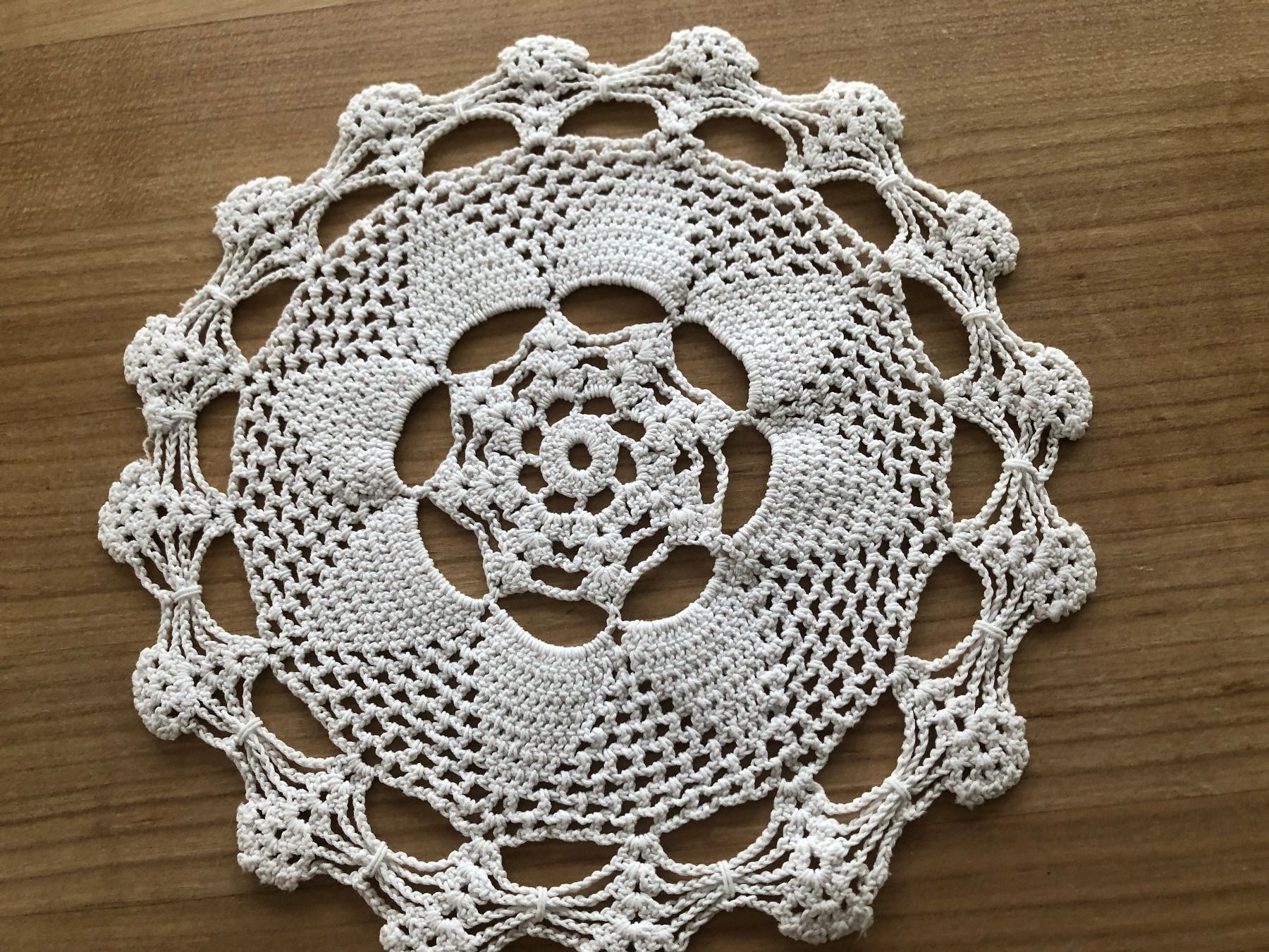 Coperte: 6 kleine Zierdeckchen – Usato da Eschenz venduto da glaro14 4