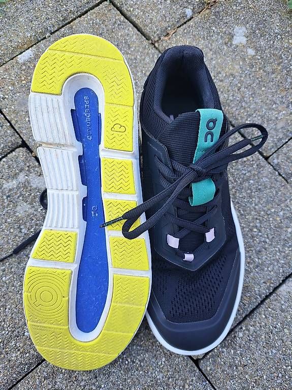 On Damenschuhe: On The Roger Spin Gr. 39 – Gebraucht aus Ebnat-Kappel von Rapunzelii 2