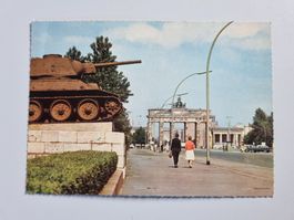 Carte postale vintage, Berlin Porte de Brandebourg avec char