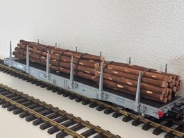 LGB RhB Rungenwagen 45924 , neu mit Holzladung Metallräder