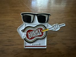 Lucky Strike Pin Anstecknadel Metall guter Zustand