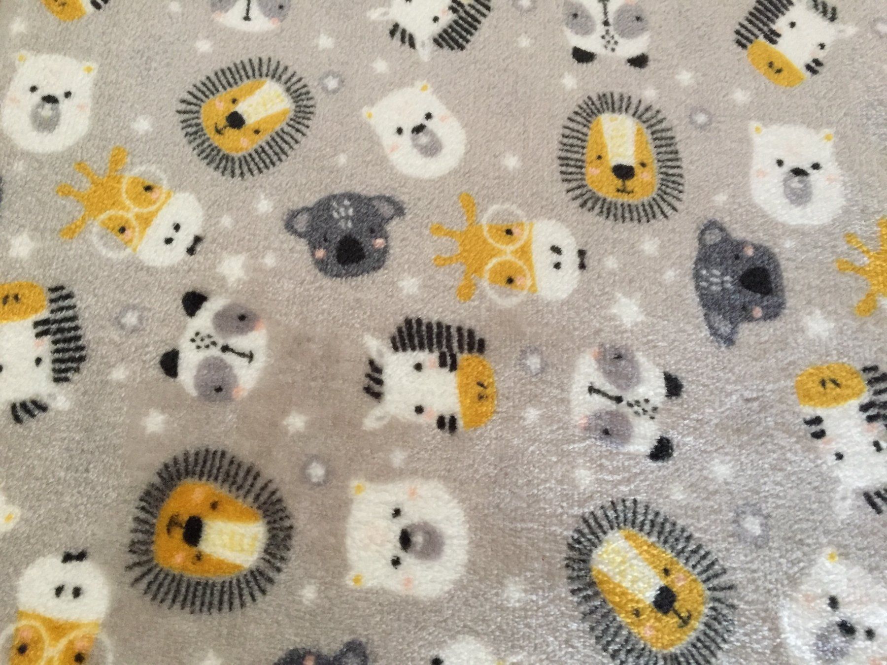 Tessuti: Stoffreste Fleece Kinder – Usato da Lützelflüh-Goldb venduto da Fresu8 3