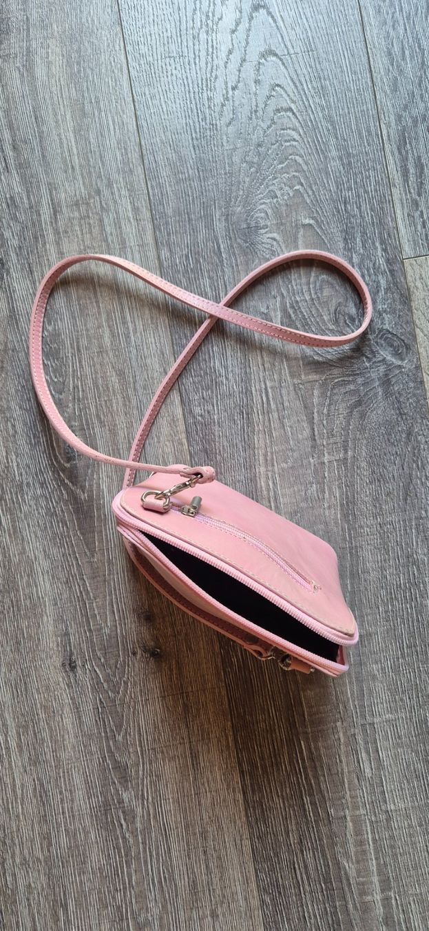 Taschen für Damen: Sac bandoulière rose – Gebraucht aus Troistorrents von ell_6fws 2
