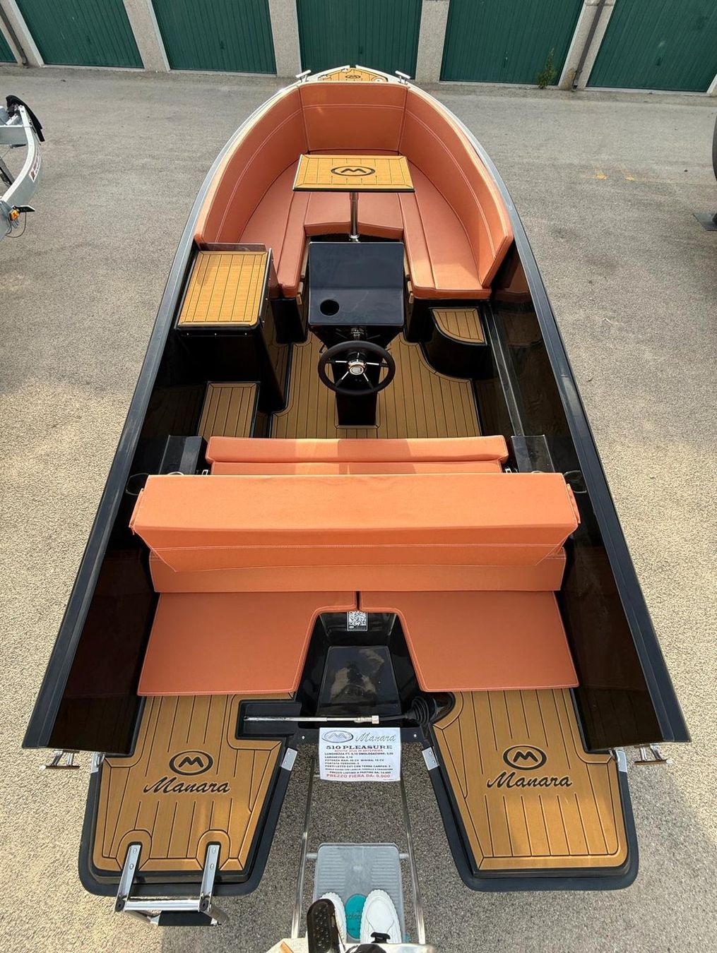 Bateaux: Open Boot mit 8 PS motor – Neuf avec emballage d'origine à Quartino par 5franc 3