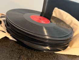 31 Schallplatten OHNE Hüllen, gebraucht,verbogen & zerkratzt