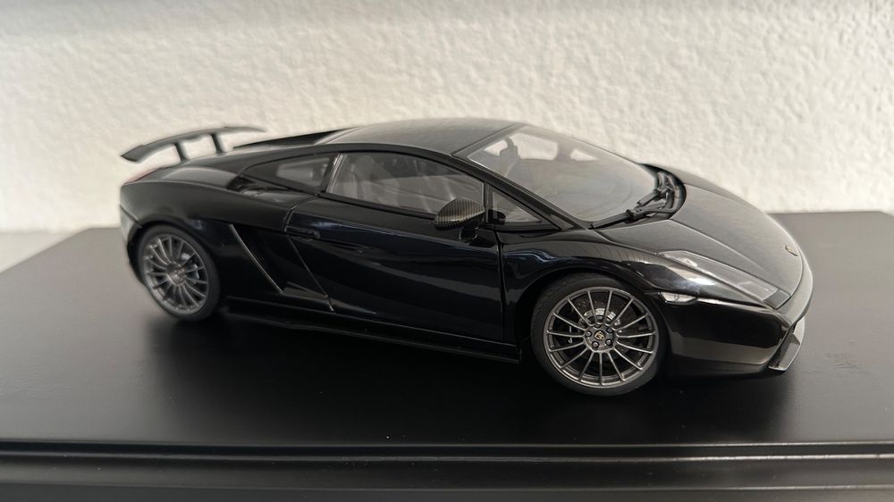 Miniature Lamborghini Gallardo 1/18 Autoart – Pour Pièces Ou Réparation (défauts)