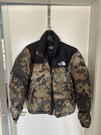 The North Face Daunenjacke Nuptse 700 Camo Grösse M Herren