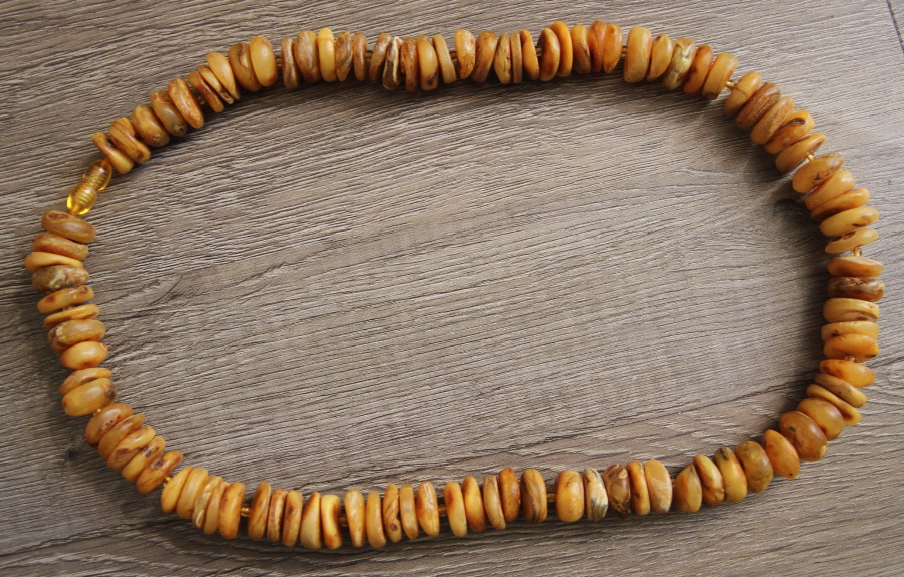Catenine: Nachlass: Butterscotch Bernstein Kette Collier 68 Gramm – Usato da Matten b. Interl venduto da EdelsteineInterlaken