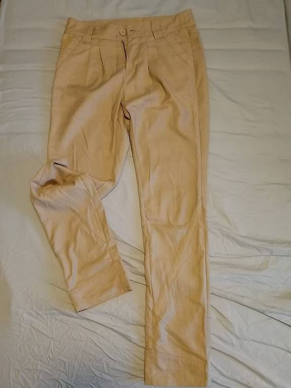 Pantaloni: Schöne kamelhaarfarbene Hose von Vero Moda Grösse 34 – Usato da Stäfa venduto da FloStauf