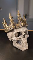 Teschio Re 3D Skull King – Decorazione Gotica Dipinta a Mano