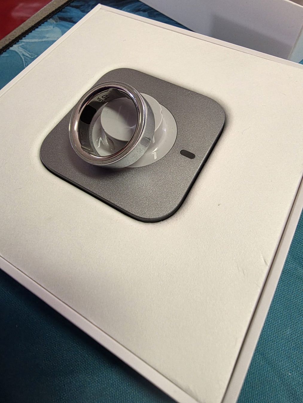 Oura Bagues: Oura Ring 4 Silver – Neuf avec emballage d'origine à Wikon par Speedy_li 2