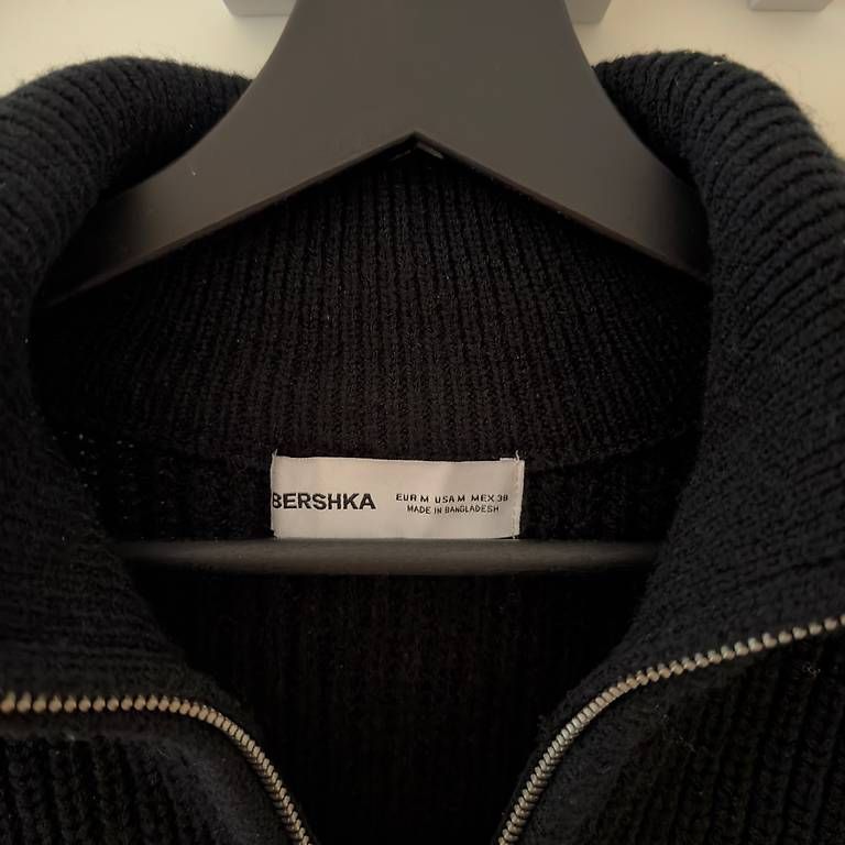 Maglioni & Felpe: Bershka Col Zippé taille M  – Usato da Vevey venduto da diogodasilva_ 1