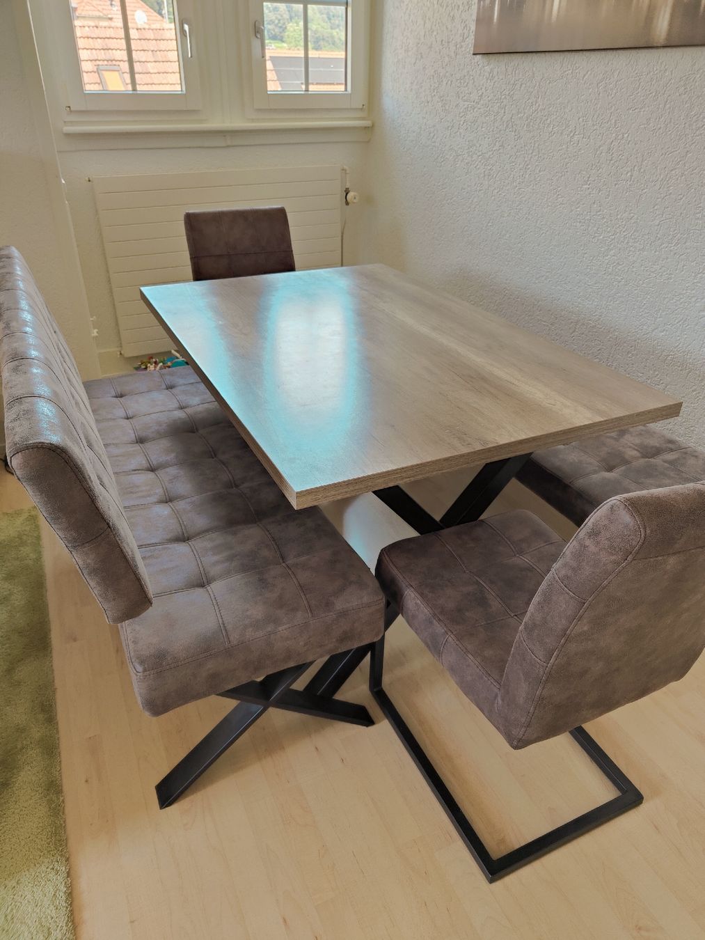 Set di tavolo e panche: Esszimmer Tisch, 2x Bänke, 2x Stühle – Usato da Malters venduto da leif 1