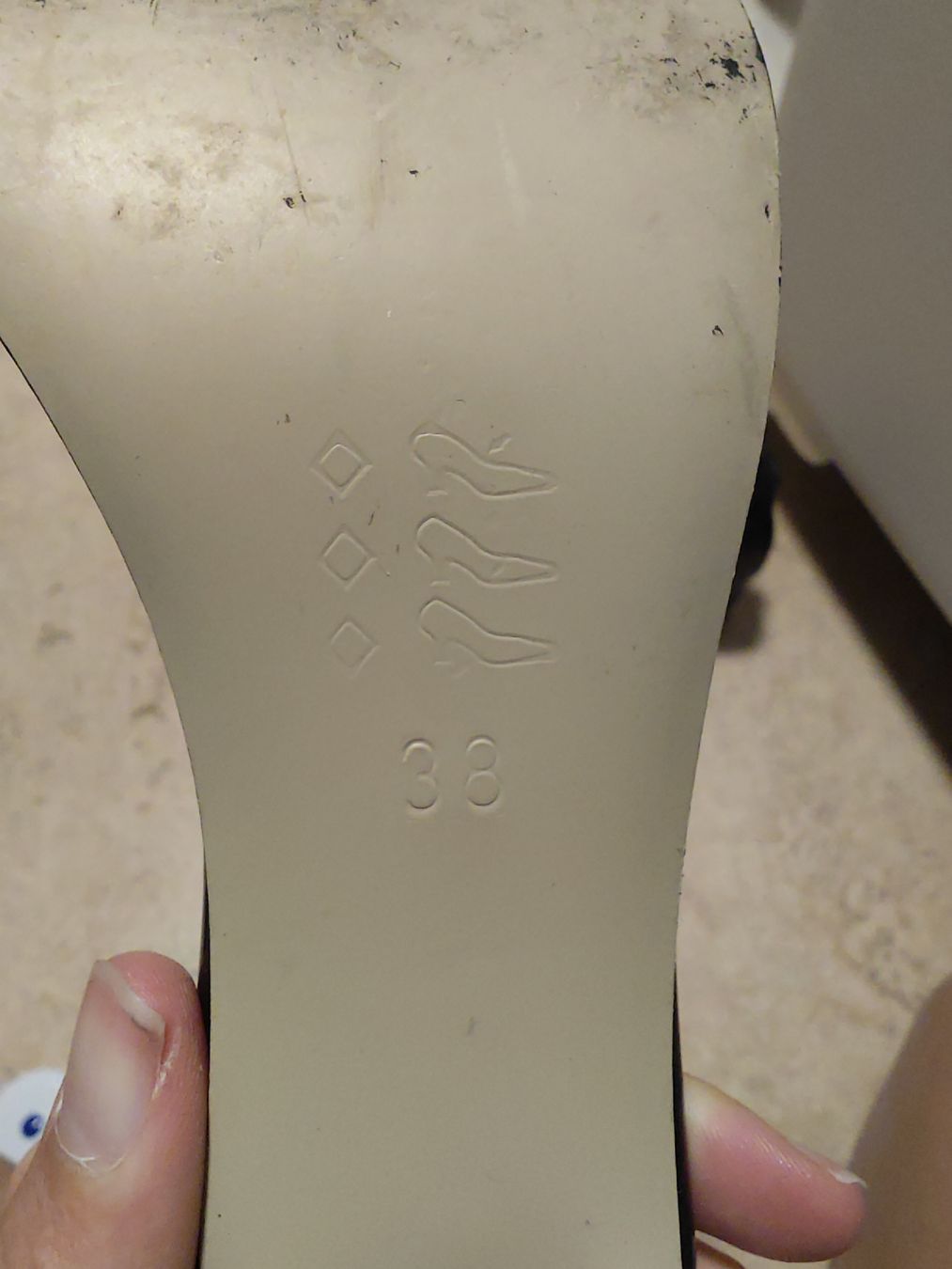 Scarpe da donna: schwarze high heels – Usato da Wädenswil venduto da macik 3
