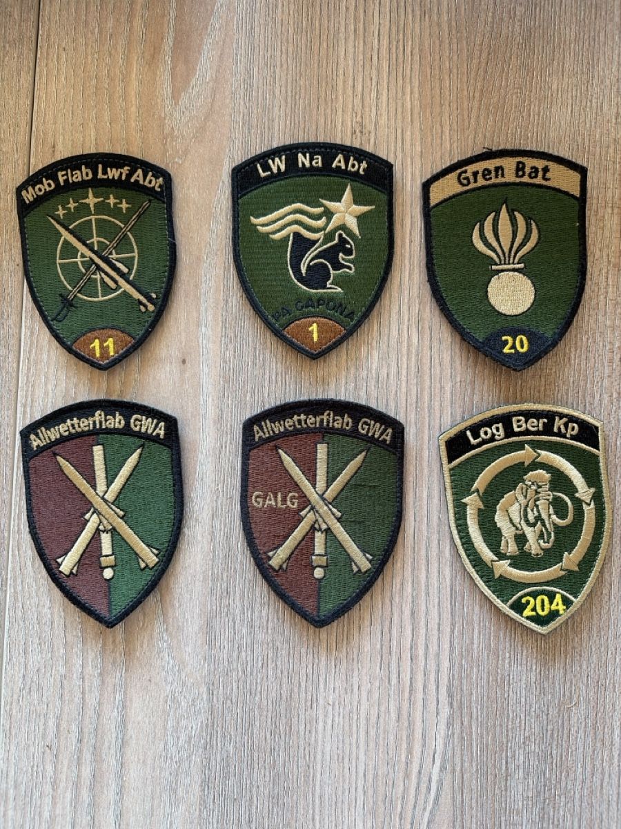 Schweizer Armee Placchette & Badge: Armee Badges – Nuovo (secondo la descrizione) da Willisau venduto da Ayumi159
