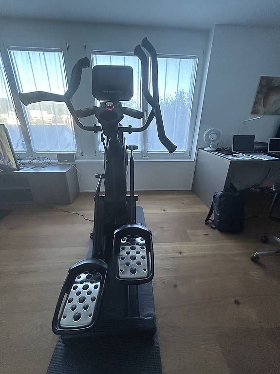 Bowflex Hometrainer: Bowflex Max Trainer M9  praktisch neuwertig – Usato da Ennetbaden venduto da Daalba 2