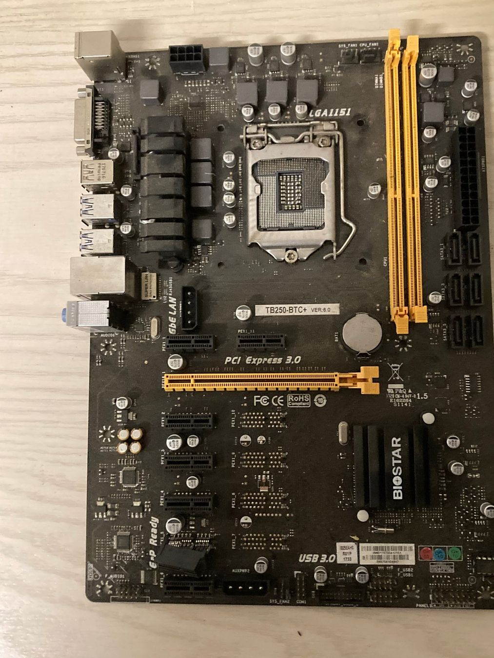 Intel Schede madri: Biostar TB250-BTC+ Mining Mainboard – Usato da Wettingen venduto da Schabernack_sam