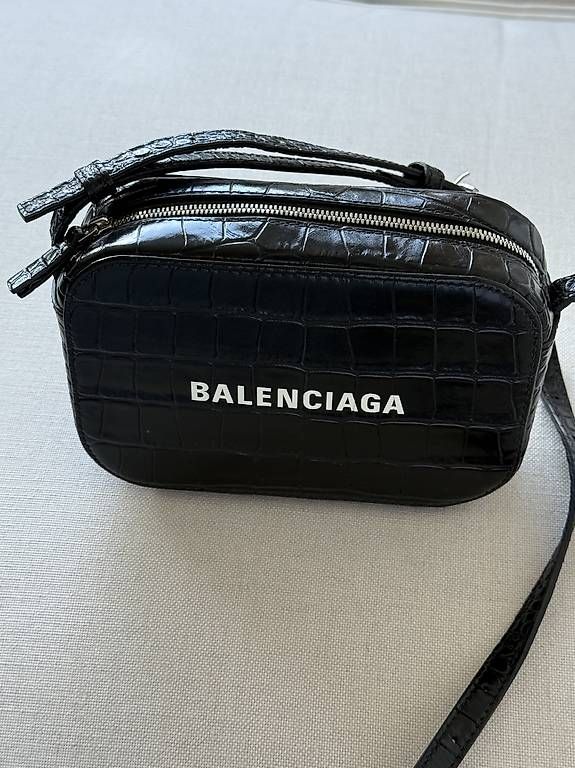 Borse: Balenciaga Everyday XS Camera Bag – Usato da Geroldswil venduto da Smart_clothing