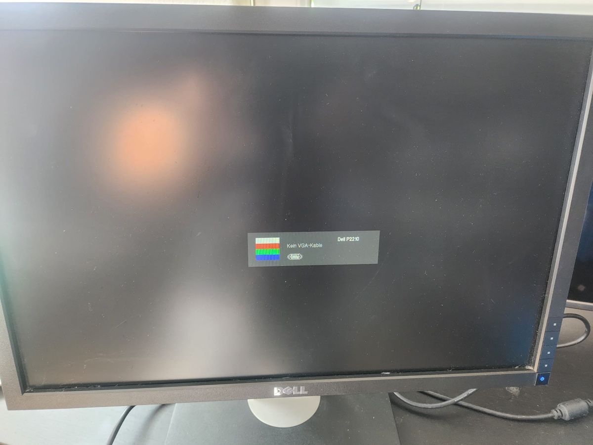 Monitor: Dell Computerbildschirm 51x33cm – Usato da Oberurnen venduto da jasmin2fel 1