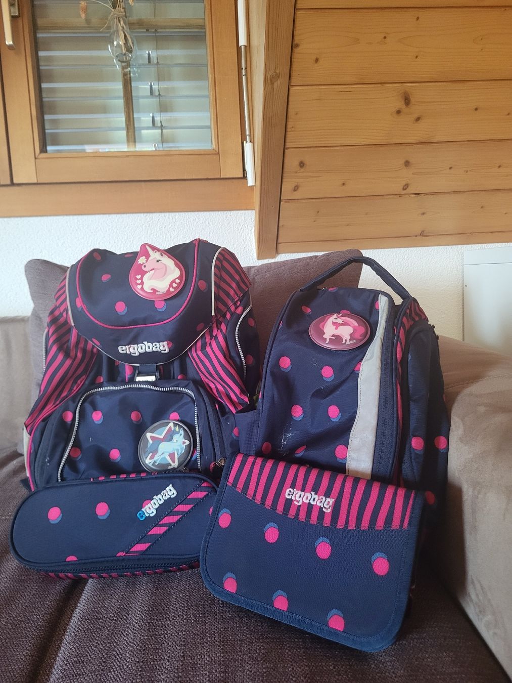 Ergobag Borse & Zaini: Ergobag Schulranzen Set Einhorn Punkte Pink  – Usato da Uebeschi venduto da Nadia85mei