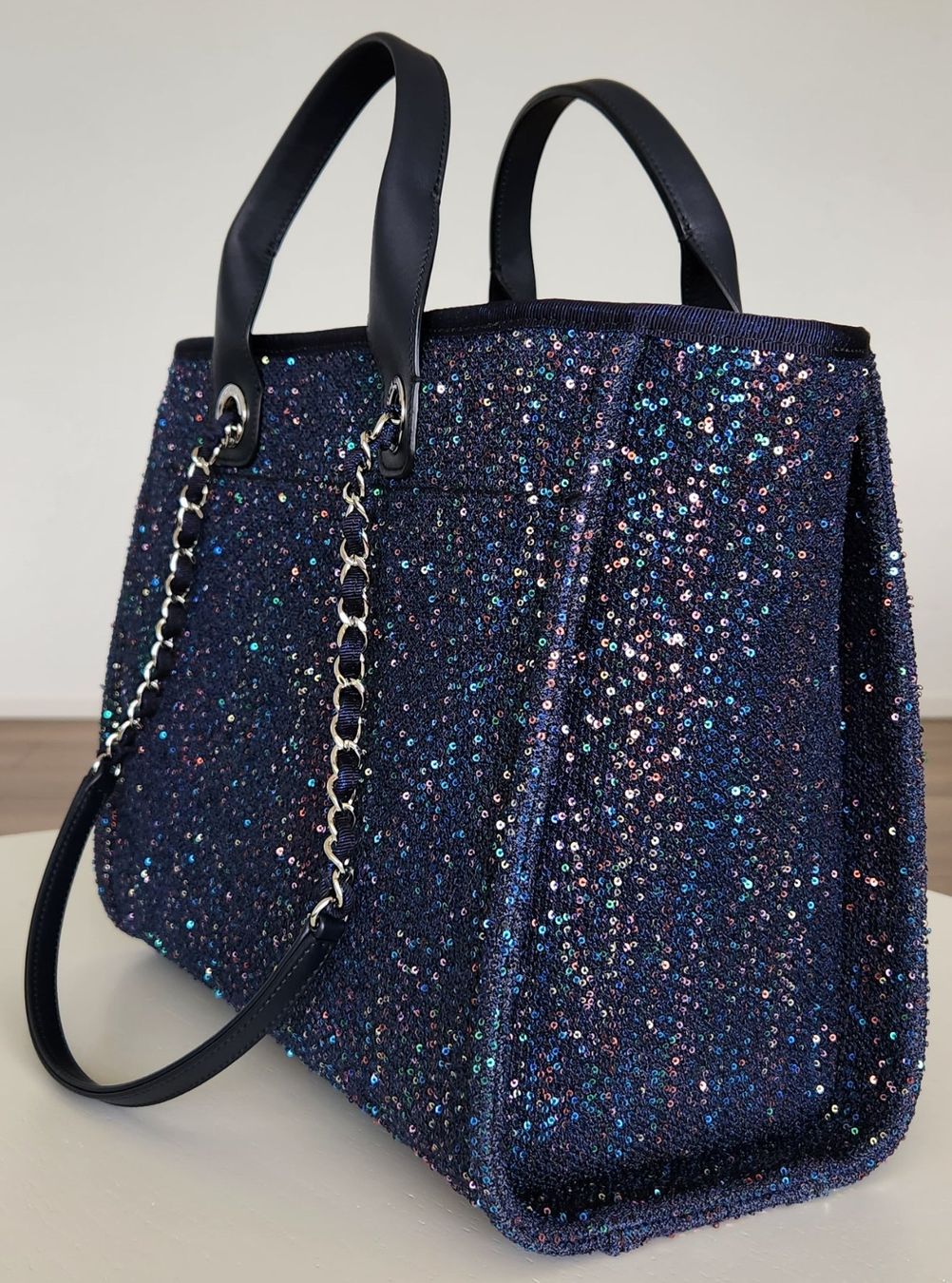 Chanel Borse da donna: CHANEL 2020 Medium Deauville Sequins Bag – Nuovo (secondo la descrizione) da Schenkon venduto da marc79x 4