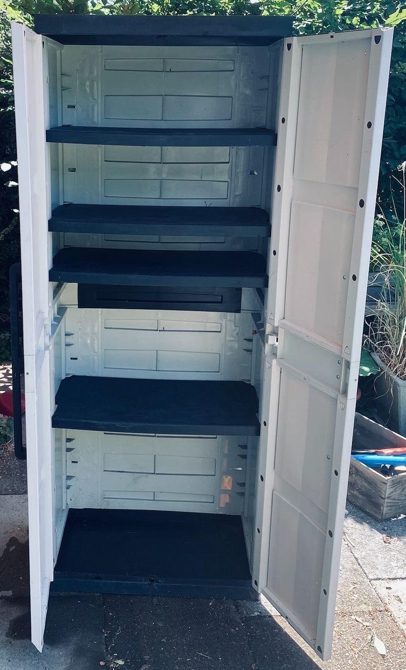 Schränke: Geräteschrank – Gebraucht aus Küsnacht ZH von hgr_pfw2 1