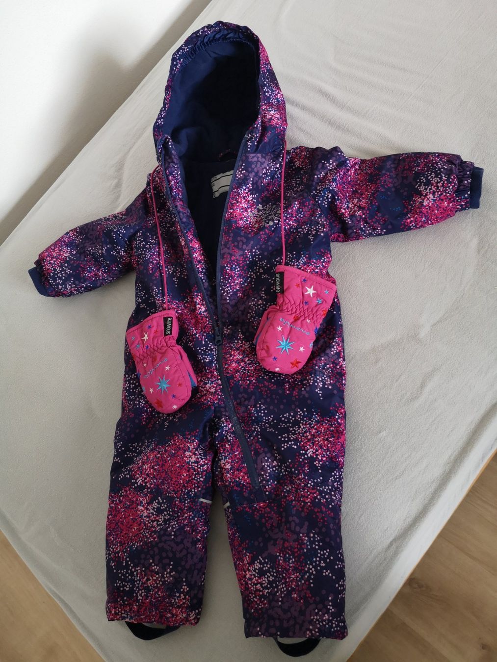 Kleiderpakete: Skianzug Gr. 86 mit Handschuhen – Gebraucht aus Gipf-Oberfrick von acneuc