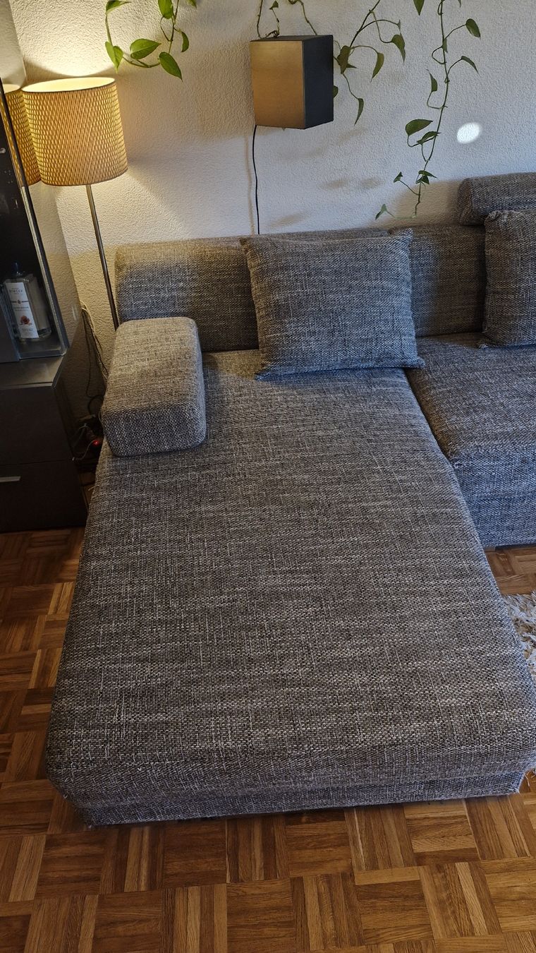 Sofas: grosse Couch mit Kissen – Gebraucht aus Gossau ZH von Housekoch 1