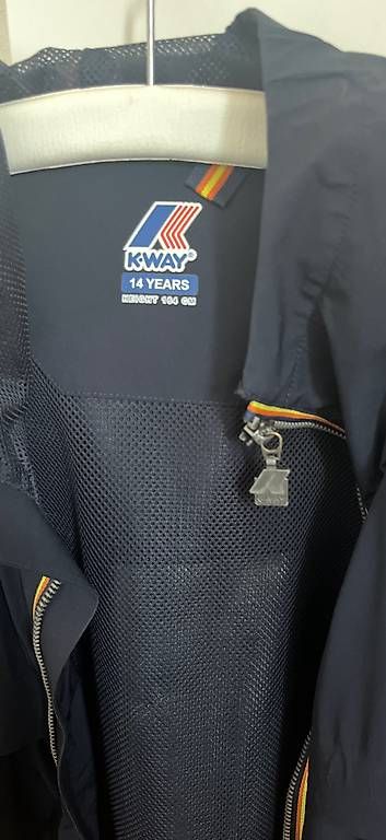 Giacche:  K-Way Regenjacke in Dunkelblau.  – Usato da Flueh venduto da AF74 1