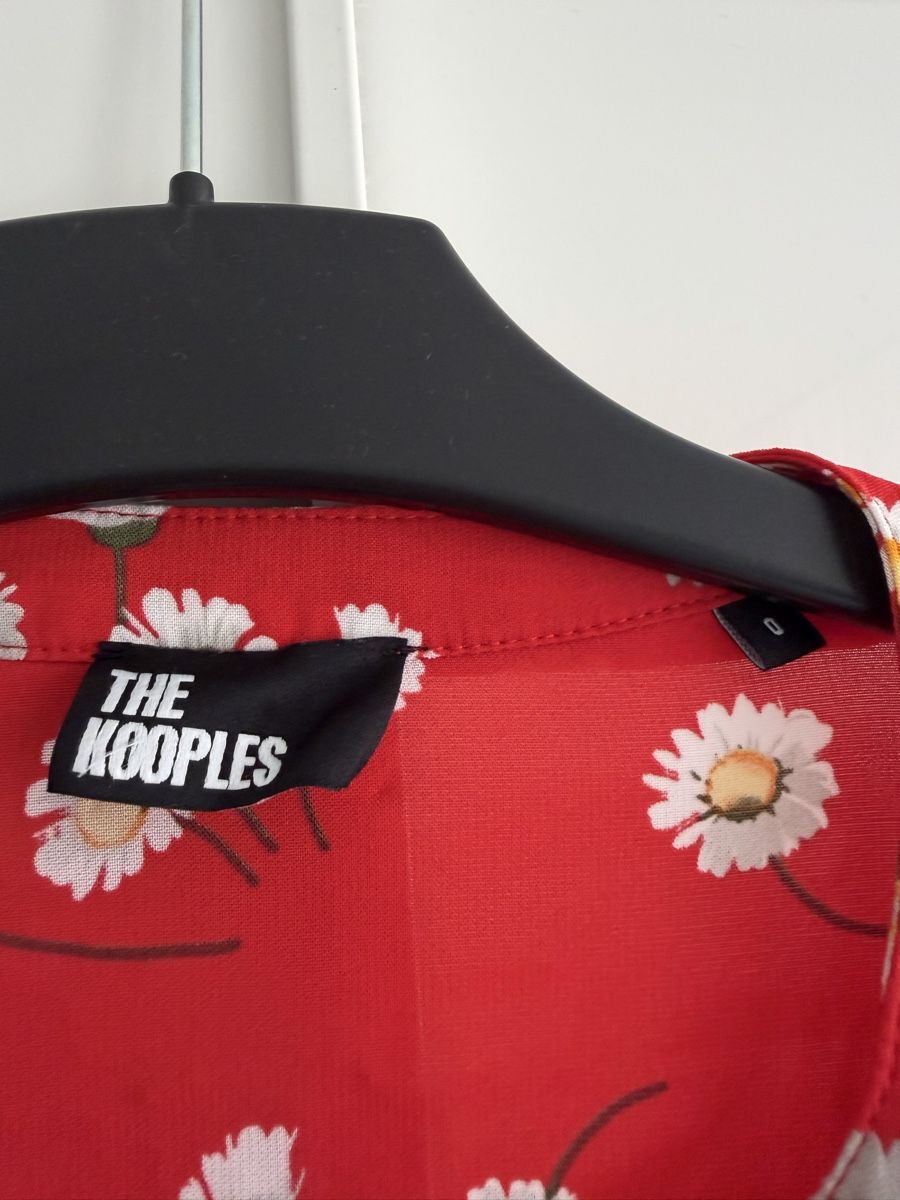 Kooples Blusen: Rote Bluse mit Gänseblümchen von The Kooples, Grösse 0 – Gebraucht aus Winterthur von marisole4 1