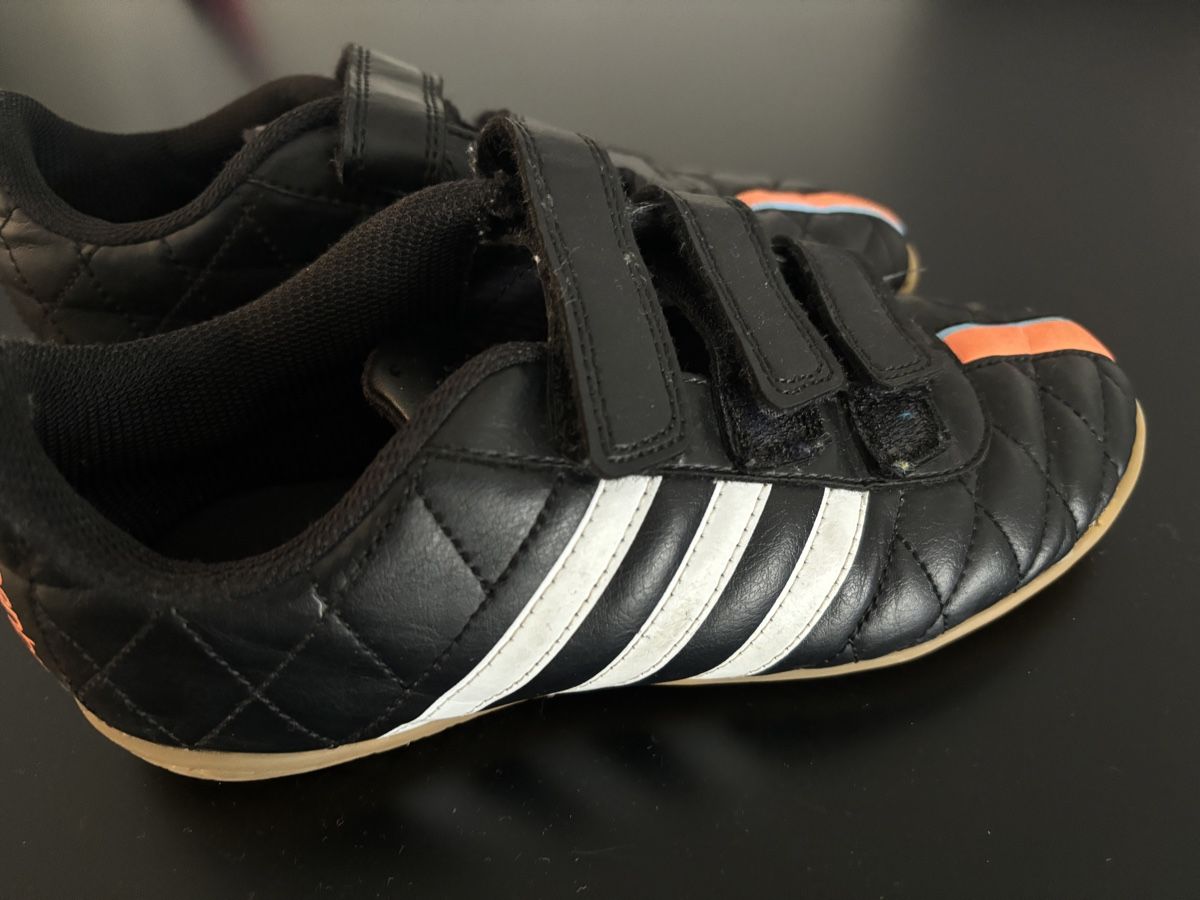 Adidas Scarpe per ragazzi: Hallenschuhe Adidas – Usato da Niederuzwil venduto da Amicio 1