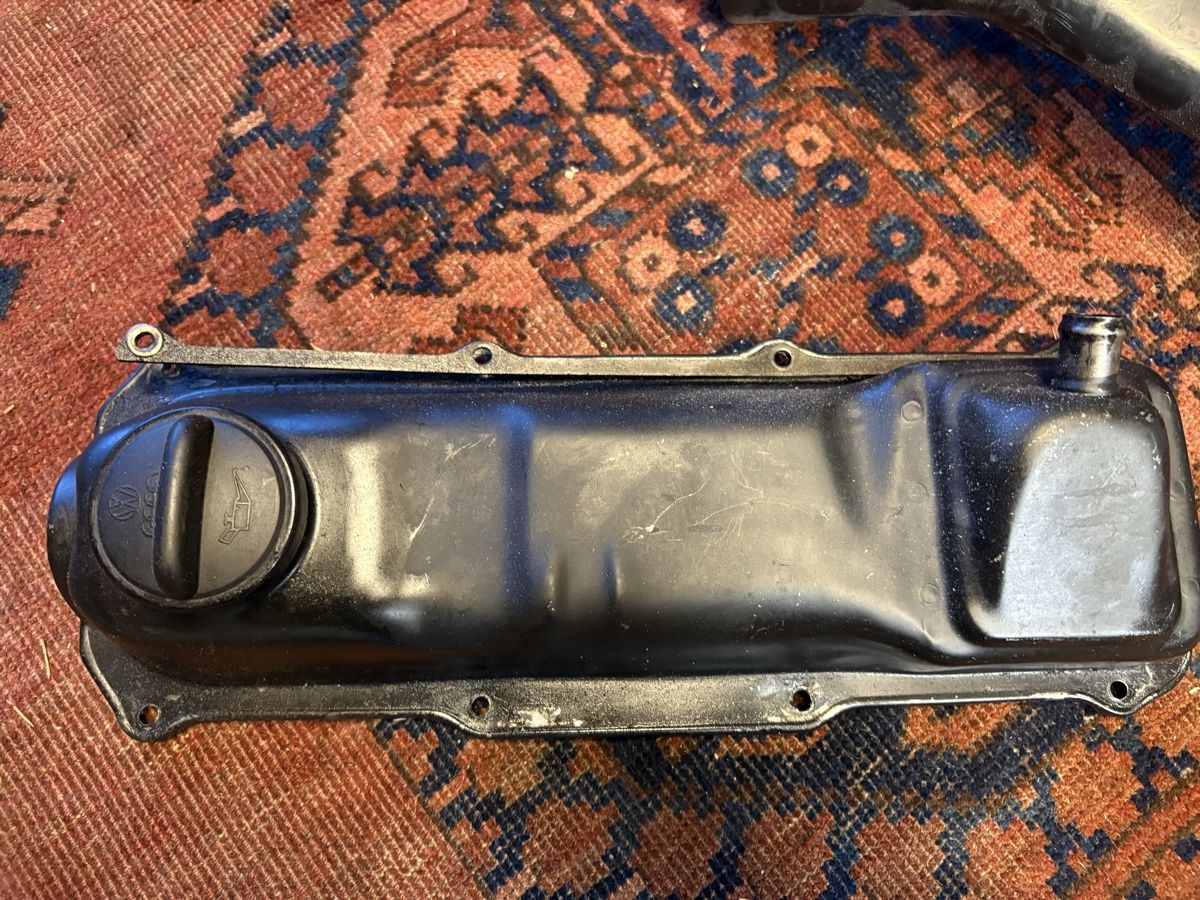 Tutti pezzi di ricambio auto: Ventildeckel Vw Golf 1 – Usato da Remetschwil venduto da Tbieri