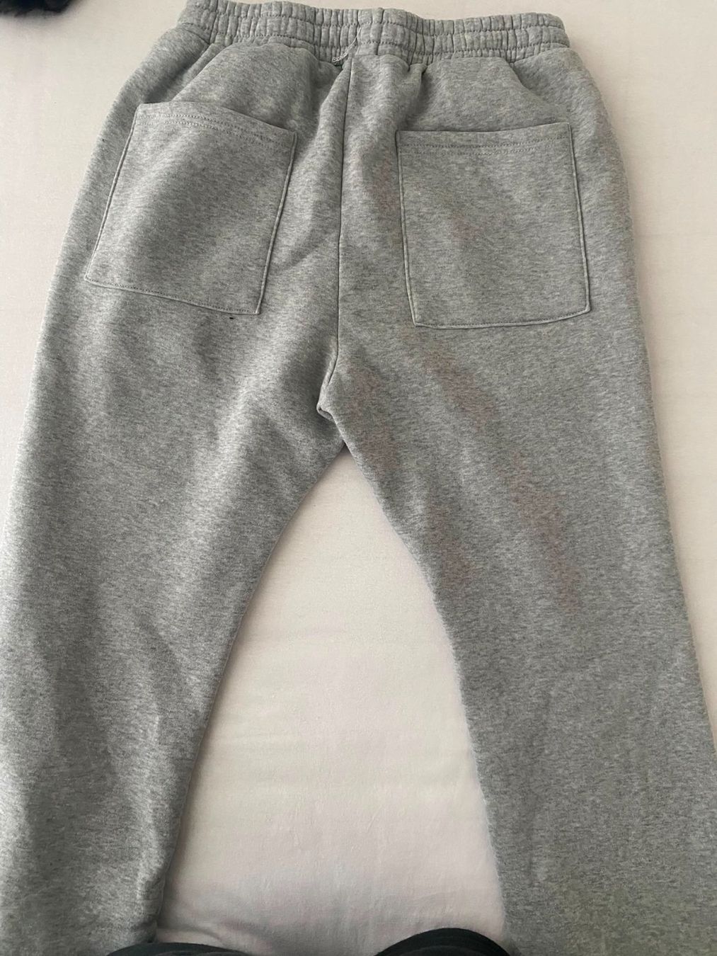 Shein Pantalons: Shein Flared Trainerhose – D'occasion à Mühlau par PatrickD1969 1