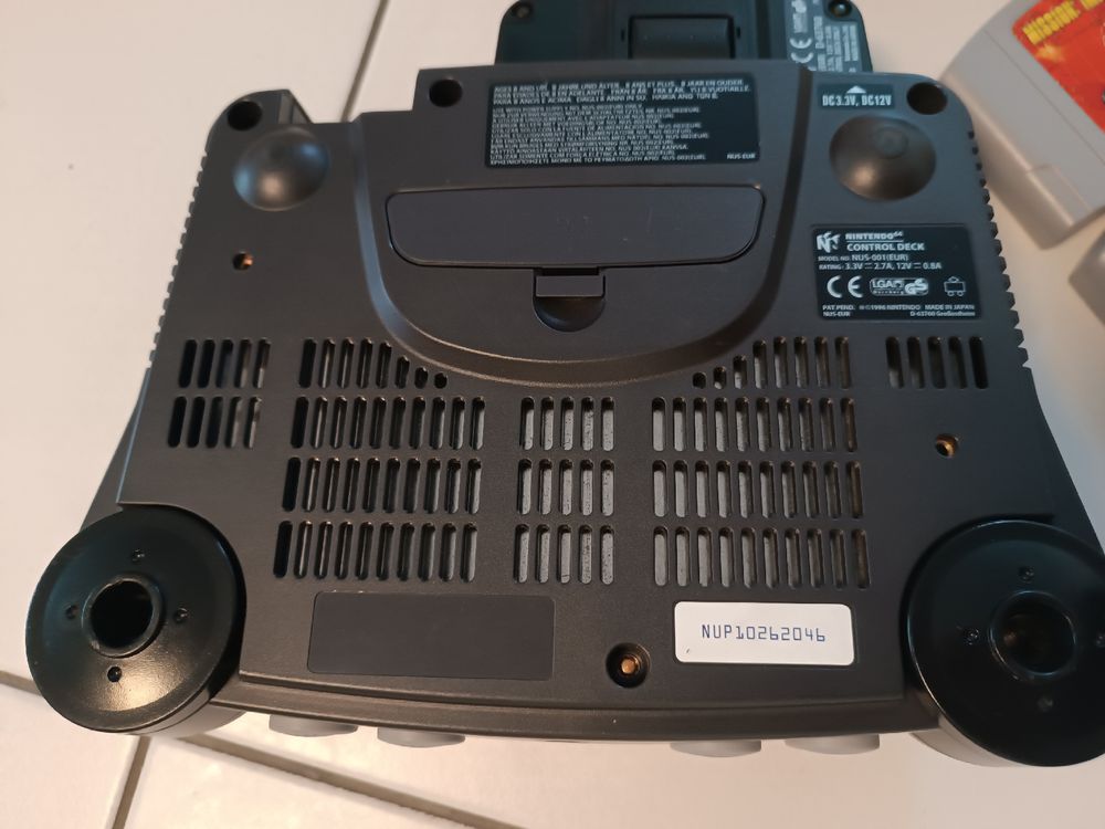 Nintendo Konsolen: N64 / Nintendo 64 Konsole mit 6 Games – Gebraucht aus  von  5