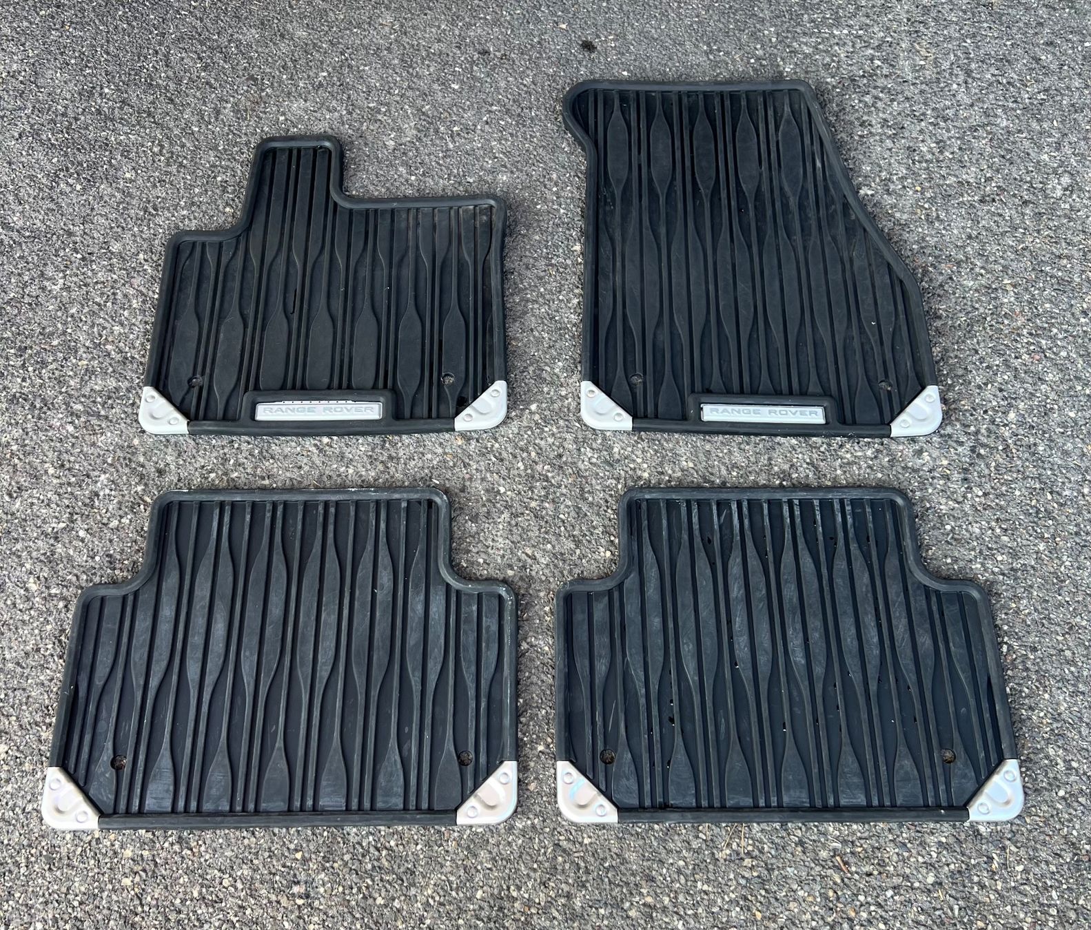 Land Rover Tappeti & Tappetini: 4 Fussmatten aus Gummi, Range Rover Epoque 2. Generation – Nuovo (secondo la descrizione) da Kilchberg ZH venduto da jul_d2j2
