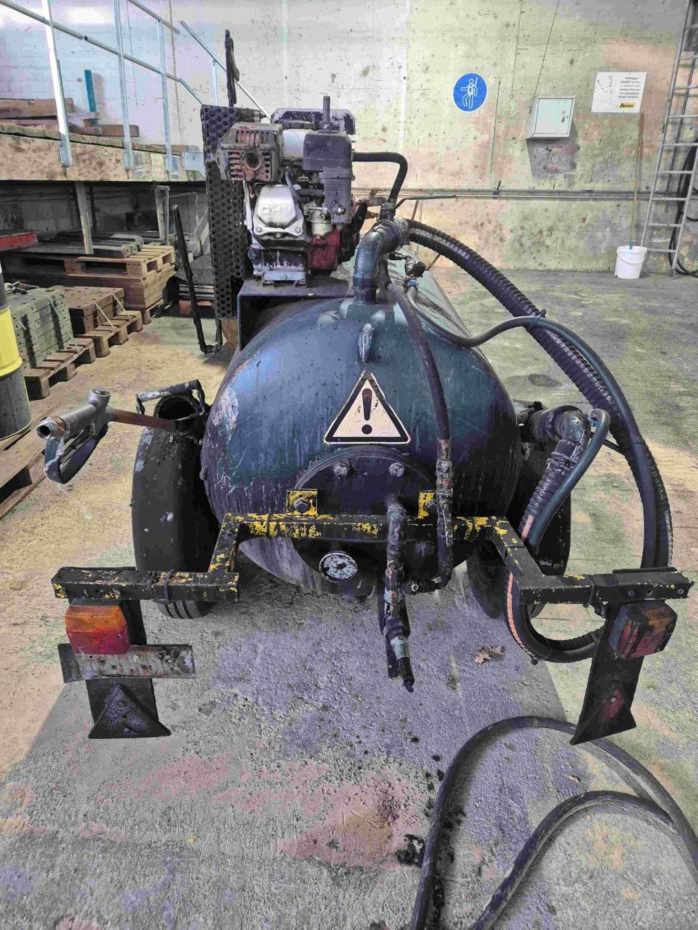 Alle Maschinen: Bitumen Lackbitumenspritzwagen Brechbühl – Gebraucht aus Wiliberg von Sullb