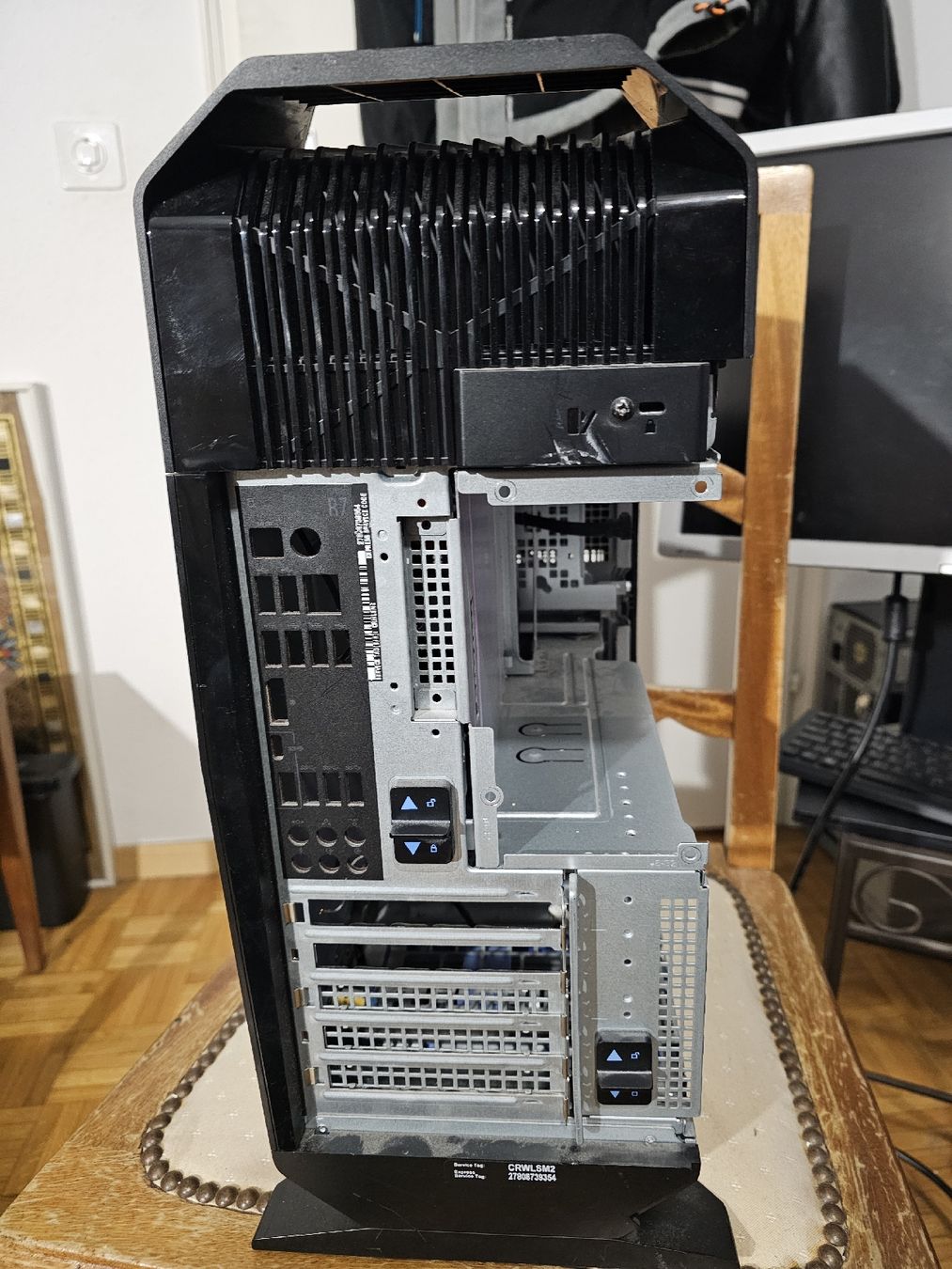 Dell Gehäuse: Alienware Aurora R5 à partir de 1 chf – Gebraucht aus Morges von  4