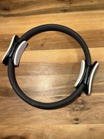 Pilates Ring schwarz mit weissen Griffen guter Zustand 38 cm