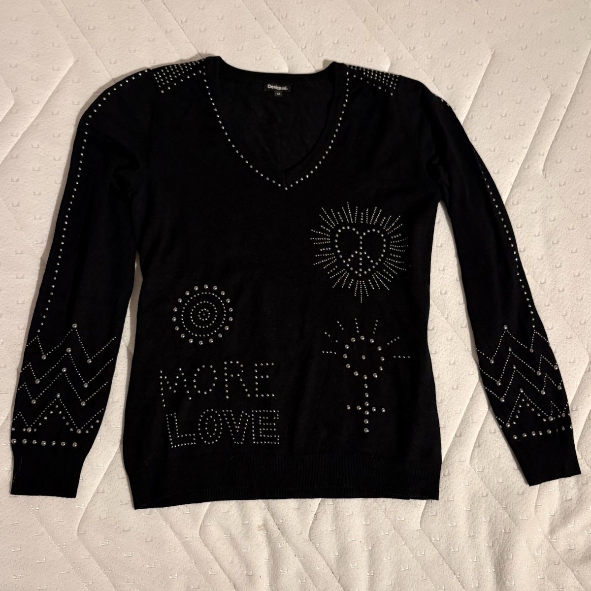 Desigual Maglioni & Felpe: Schwarzer Y2K Nieten Verzierter Desigual Pullover – Nuovo (secondo la descrizione) da Brünisried venduto da Livtsukki2ndHand 1