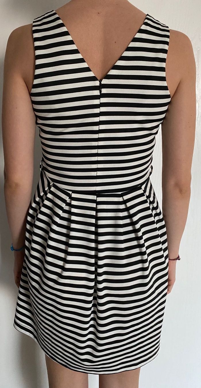 Kleider: Kleid gestreift schwarz weiss S – Neu (gemäss Beschreibung) aus Altendorf von Ga04 1