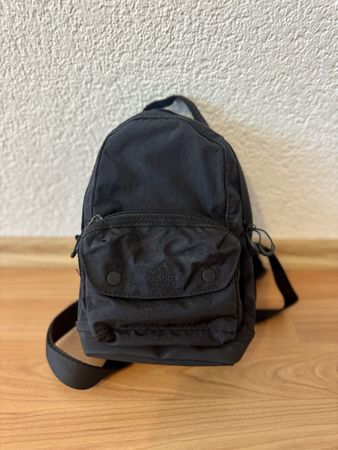 Praktischer Adidas Mini Rucksack - Ideal für den Alltag