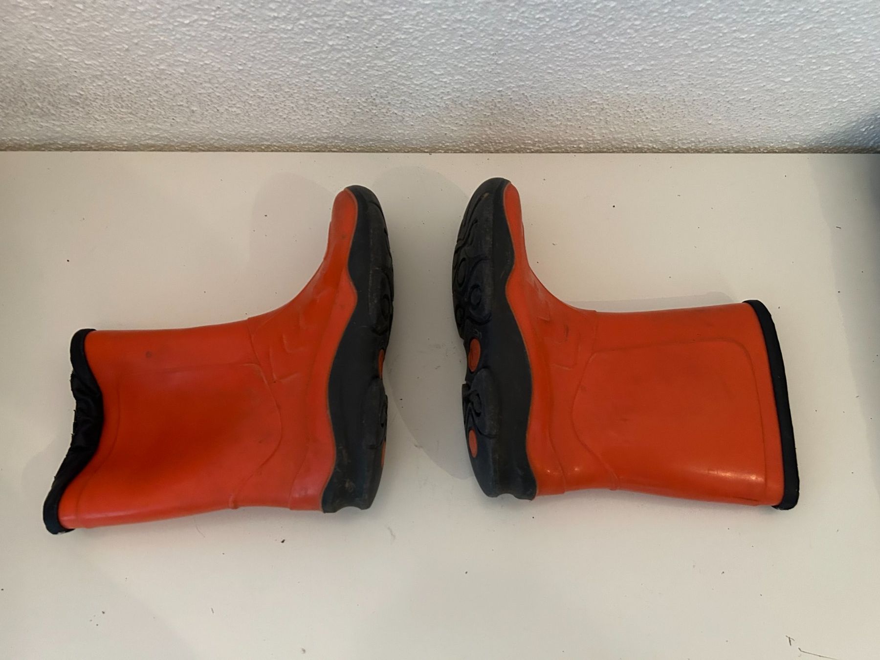 Scarpe per ragazzi: Kinderstiefel orange, Grösse 29 – Usato da Buttisholz venduto da PIOTRCH 2