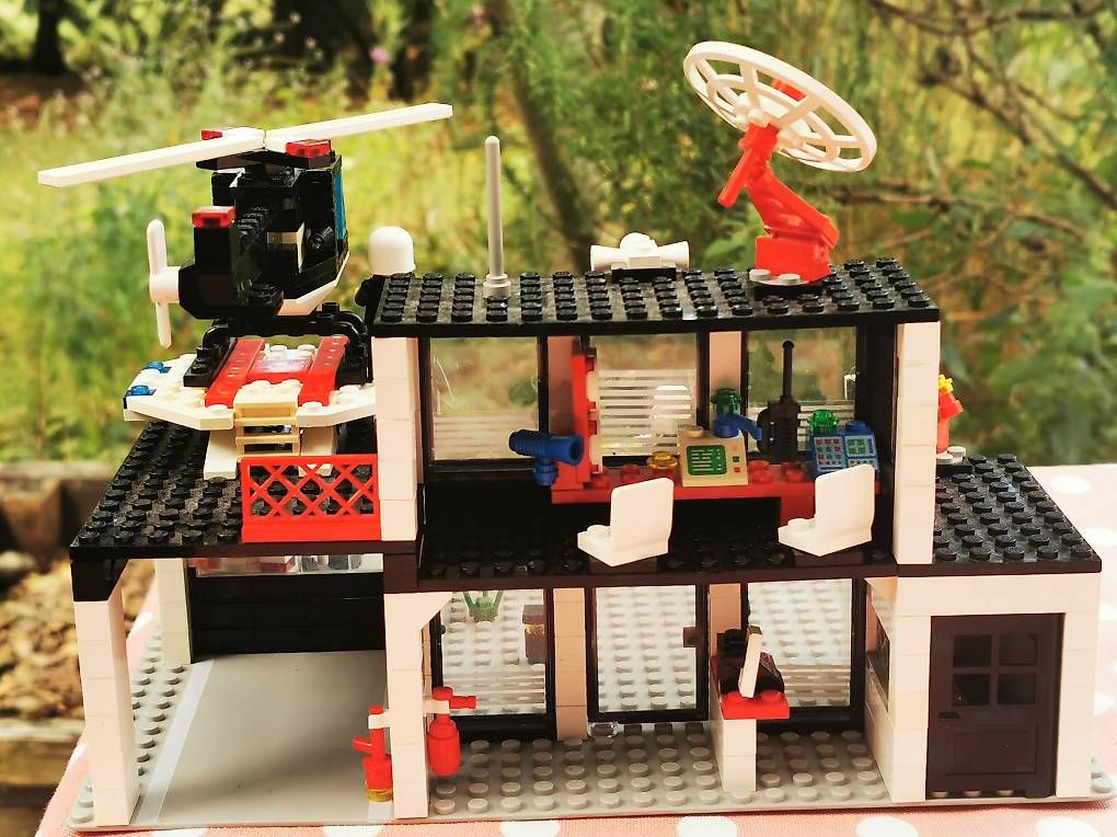 Legoland Jeux de construction: LEGO 6386 Police Command Base – D'occasion à Ermatingen par Irem77 2