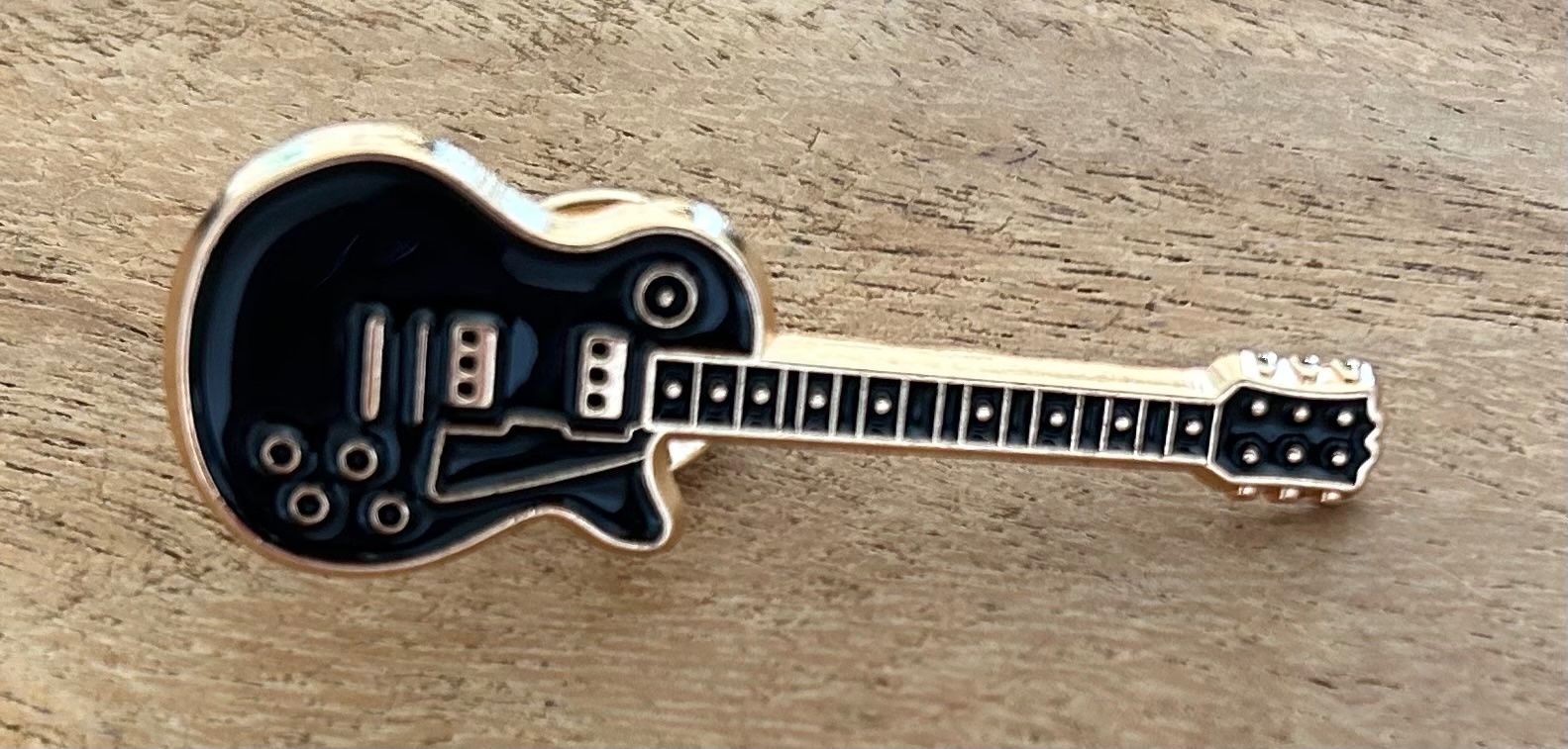 Placchette & Badge: Pin Gitarre – Nuovo e nell'imballaggio originale da Geneve venduto da vane267