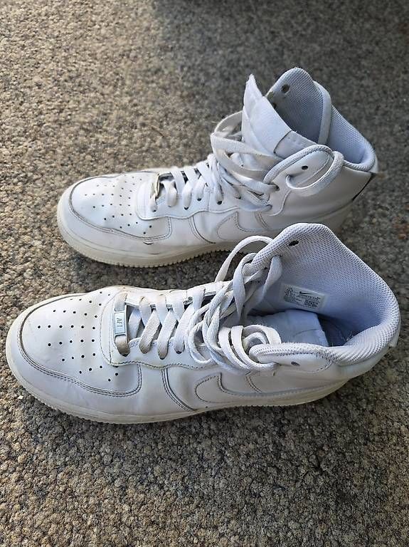 Scarpe da uomo: Nike Sneakers Air Grösse 42.5 – Usato da Bern venduto da Sanssucre