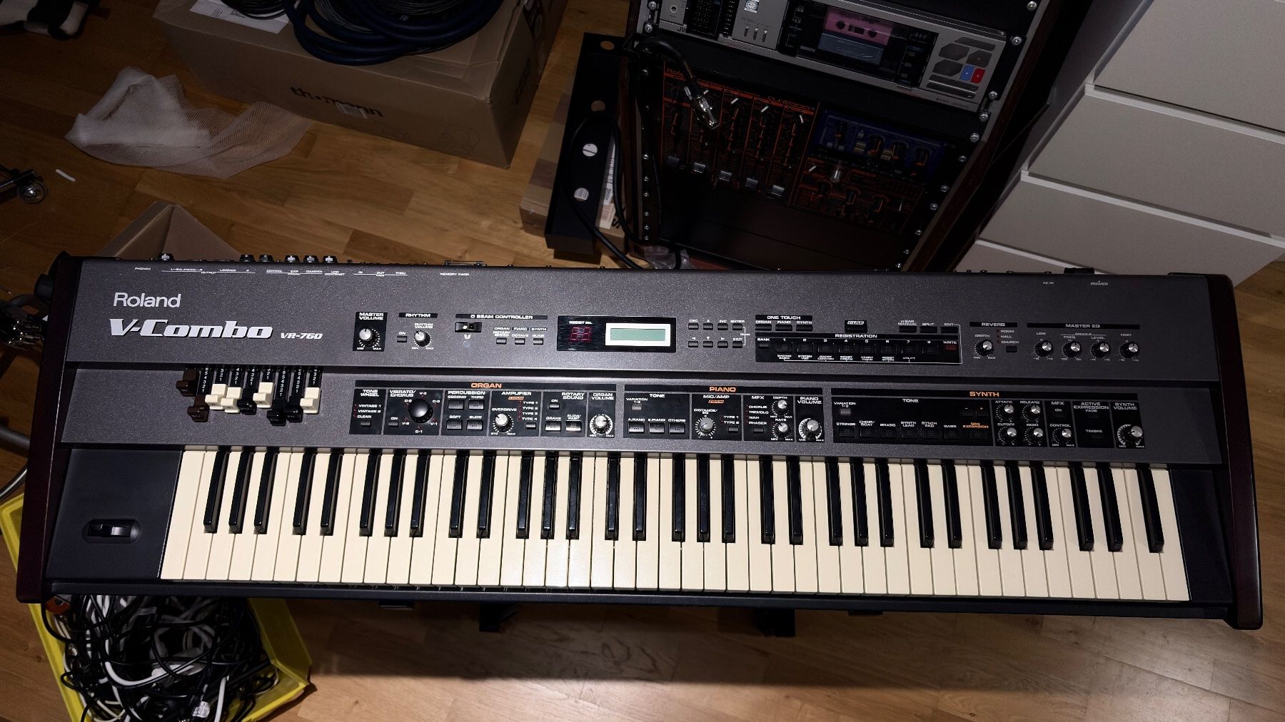 Roland Musikinstrumente: Roland V-Combo VR-760 + Zubehör – Gebraucht aus Winterthur von denisskoklive